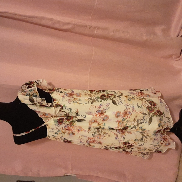 MUST GO! NWT Jessica Simpson Maternity Ruffled Printed Dress - SMALL - Picture 7 of 8